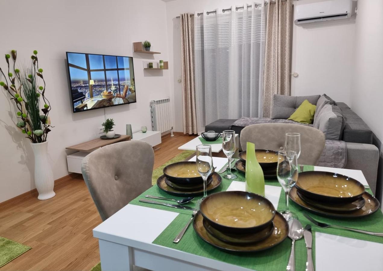 Modern & Trendy Apartment Skopje Bagian luar foto