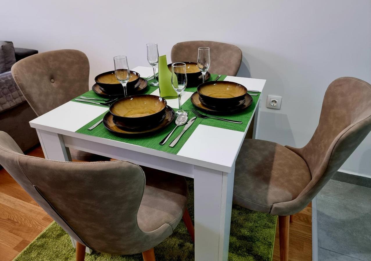 Modern & Trendy Apartment Skopje Bagian luar foto
