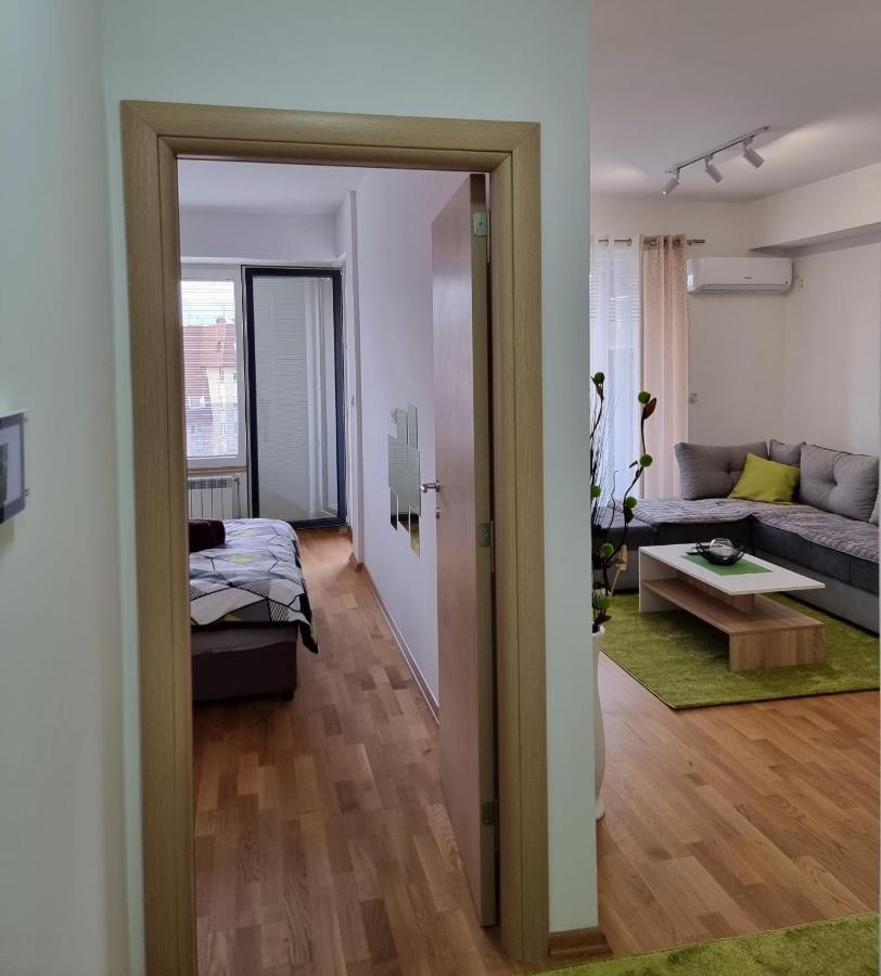 Modern & Trendy Apartment Skopje Bagian luar foto