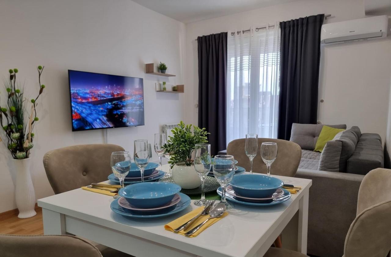 Modern & Trendy Apartment Skopje Bagian luar foto
