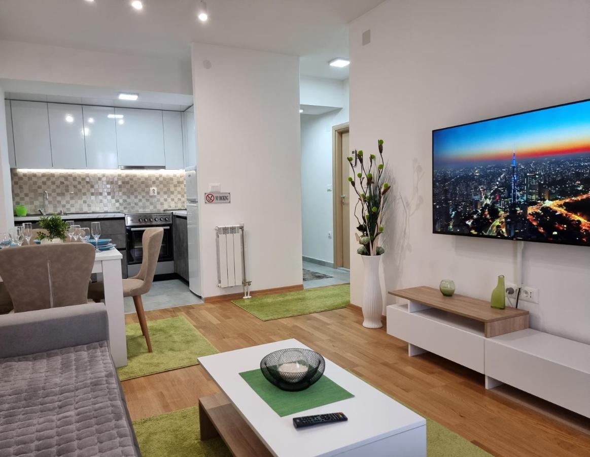 Modern & Trendy Apartment Skopje Bagian luar foto