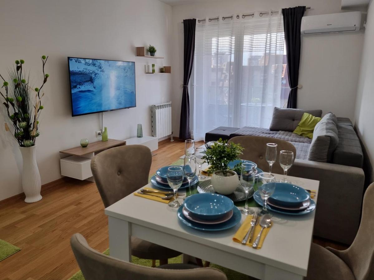 Modern & Trendy Apartment Skopje Bagian luar foto