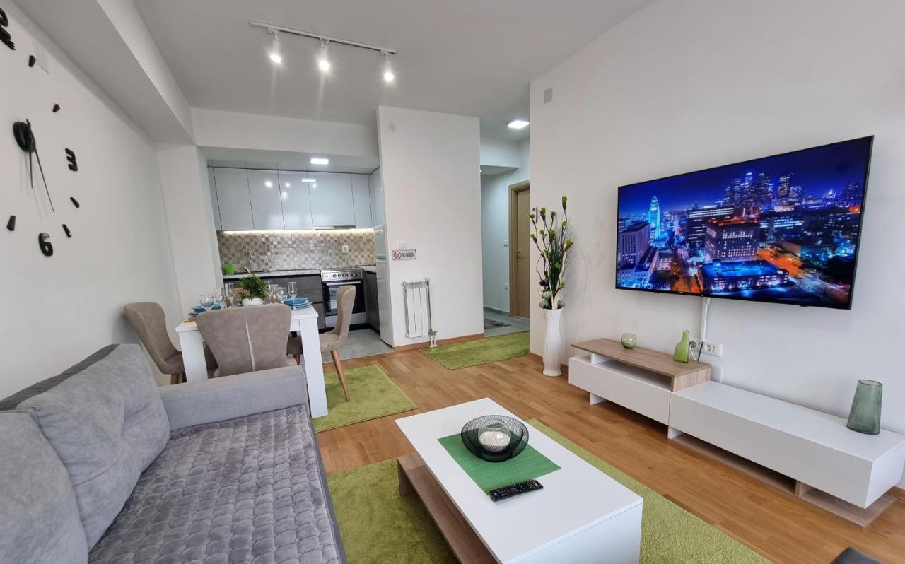 Modern & Trendy Apartment Skopje Bagian luar foto