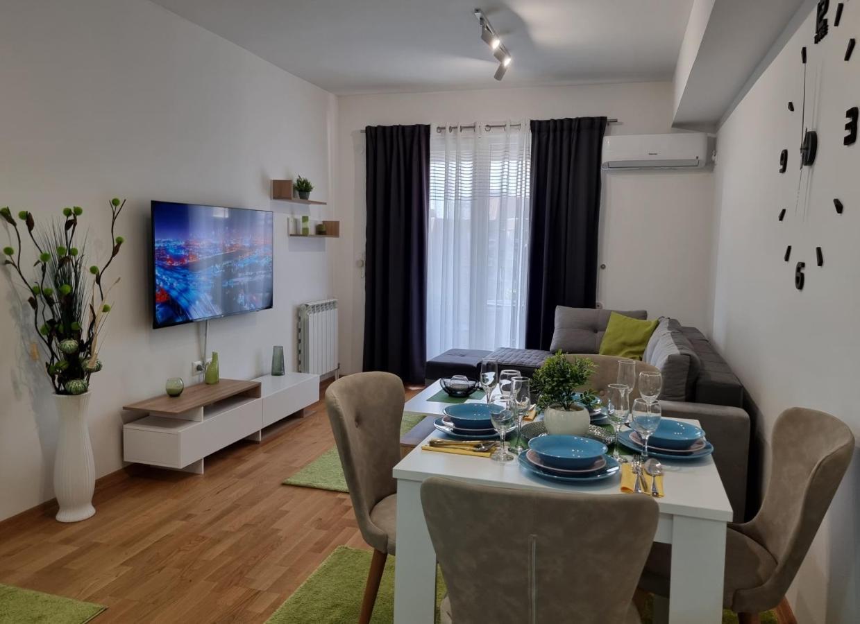 Modern & Trendy Apartment Skopje Bagian luar foto