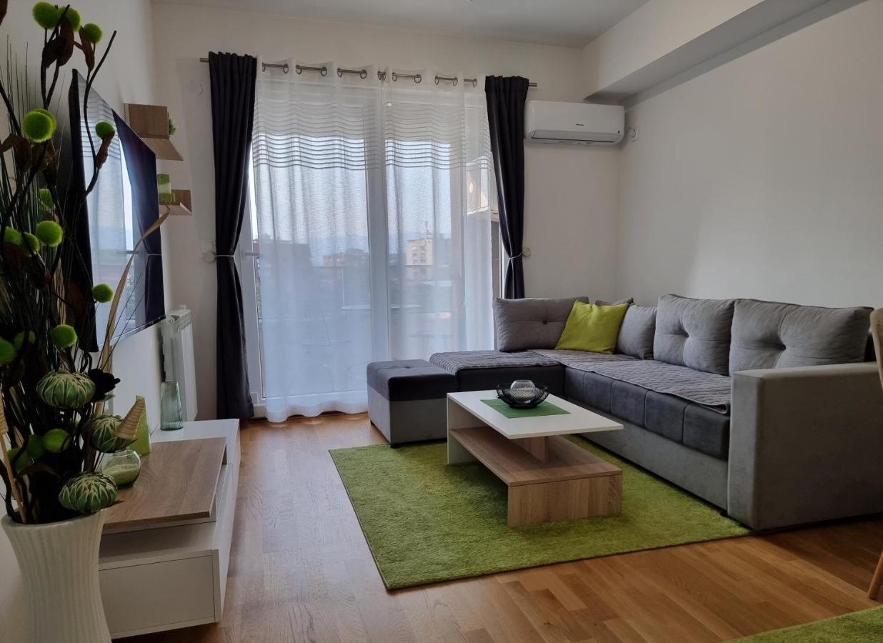Modern & Trendy Apartment Skopje Bagian luar foto