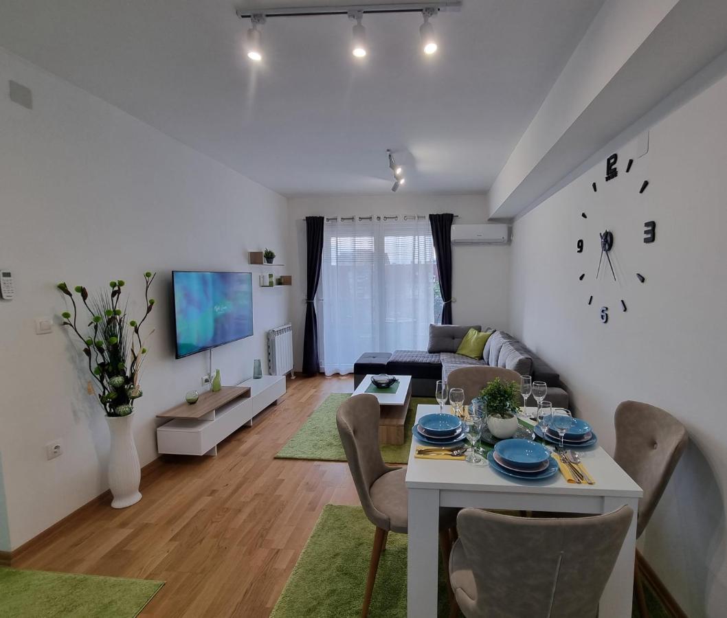 Modern & Trendy Apartment Skopje Bagian luar foto