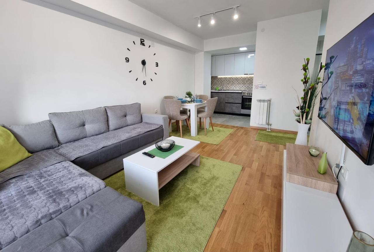 Modern & Trendy Apartment Skopje Bagian luar foto